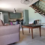 Гостевой дом Chaleureux Jusqu'a 6 Pers A Partir De 2 Pers Et 3 Nuits Min 3*